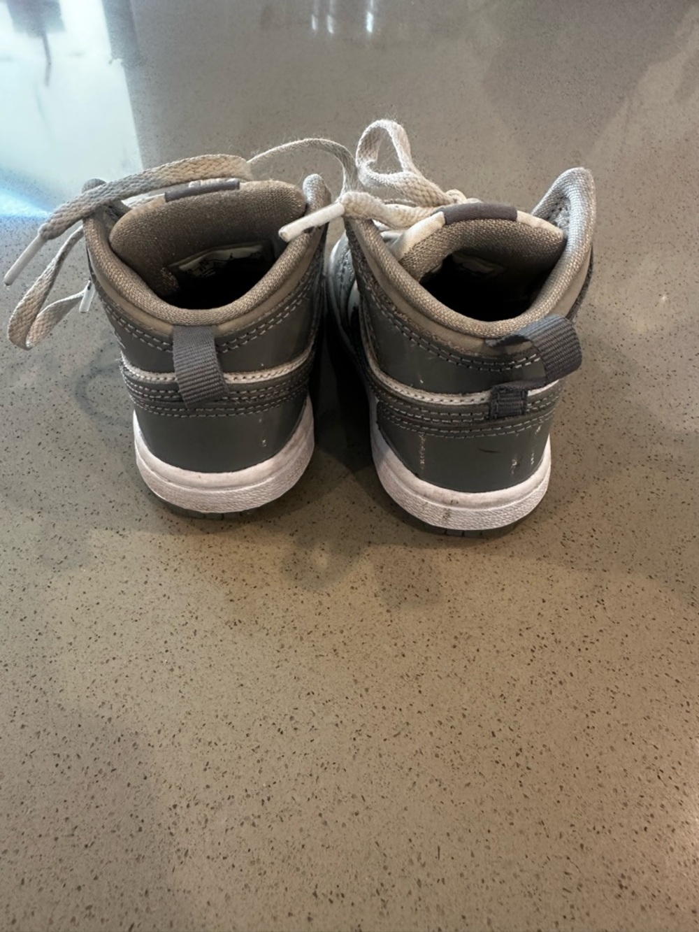Nike Jordan 1 Mid SE White Medium Grey Cool Grey Toddler Size US 5C Laceup - Picture 7 of 10